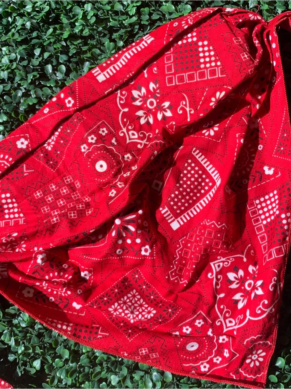 Vintage 70s Dorfman Pacific Co red bandana headkerchief headscarf